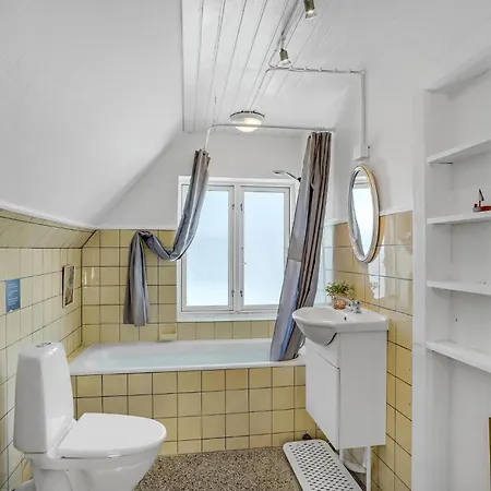 Semesterbostad Lovely In With Kitchen