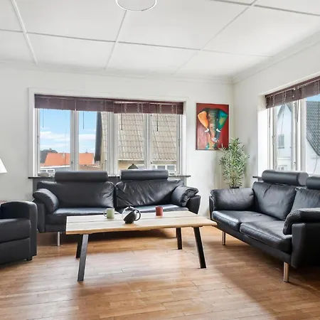 Lovely In With Kitchen Holiday home *